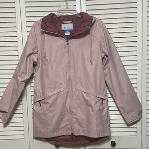 Columbia Arcadia 11 Rain Jacket With Hood Size M.